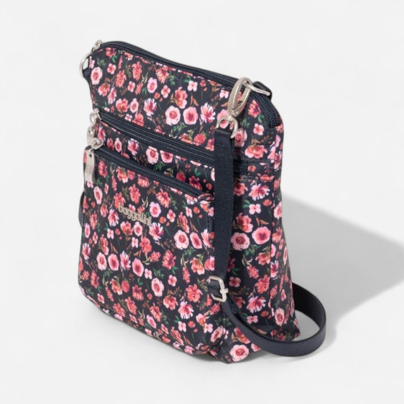 Baggallini Modern Pocket Crossbody